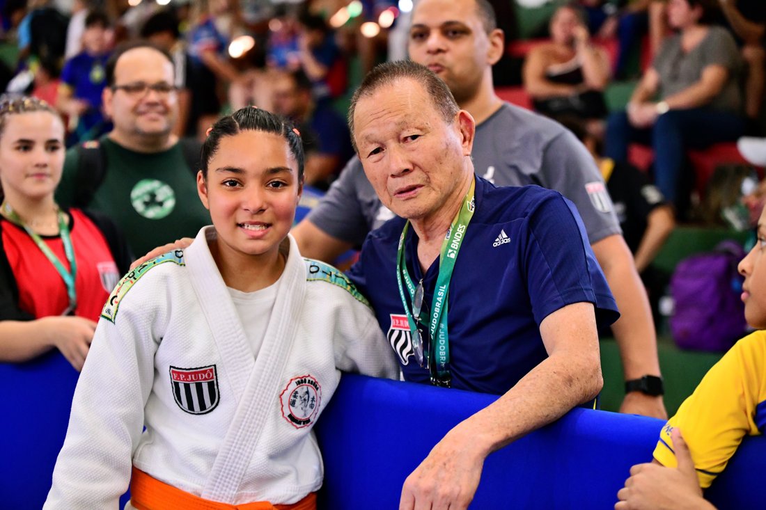 Lídia com o Sensei Sérgio Honda
